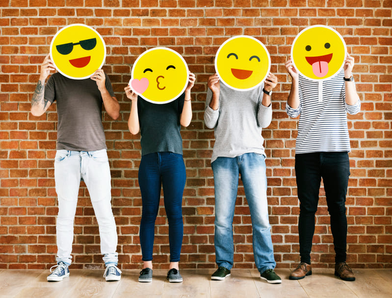 fiesta tematica emojis Anima'ns Animación infantil para eventos, bodas, comuniones...